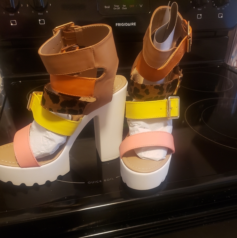 Shoes - Picture 1 of 2